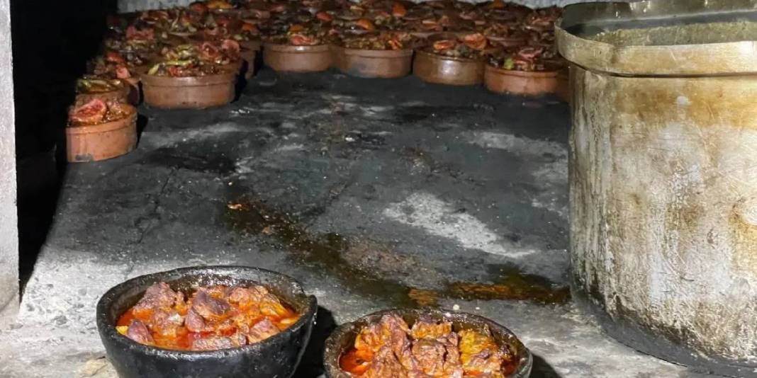 Sadece Cuma günleri pişiyor, 400 yıldır gelenek sürüyor! Bu tat başka yerde bulunmuyor: 1 kere bile yemek için akın ediliyor 2